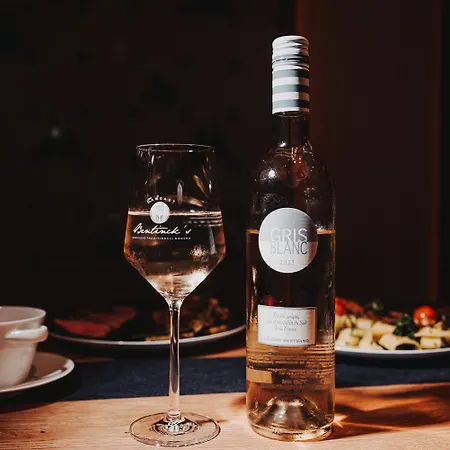 Graf Bentinck Отель 4*