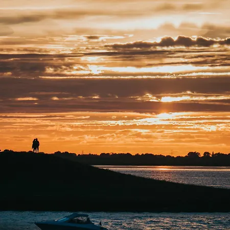 Graf Bentinck Отель 4*