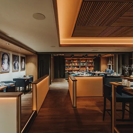 Graf Bentinck فندق 4*